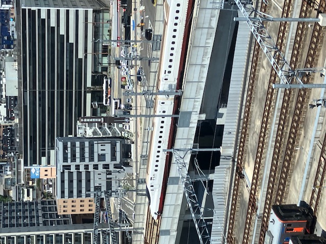 ヒルトン長崎から見える新幹線