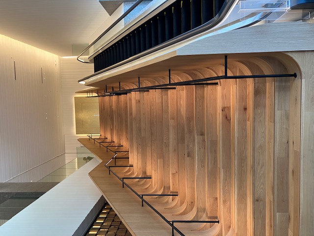 ヒルトン長崎ホール階段